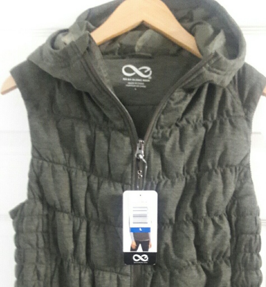 Blanc Noir Quilted Hooded Vest NWT - Picture 2 of 3